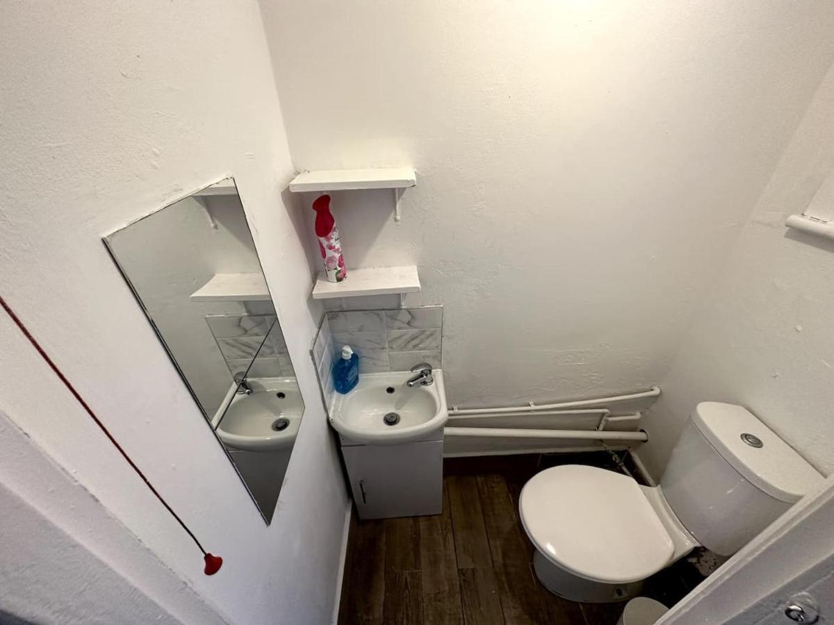 Апартаменты Wonderful 2 Bedroom On Tower Bridge