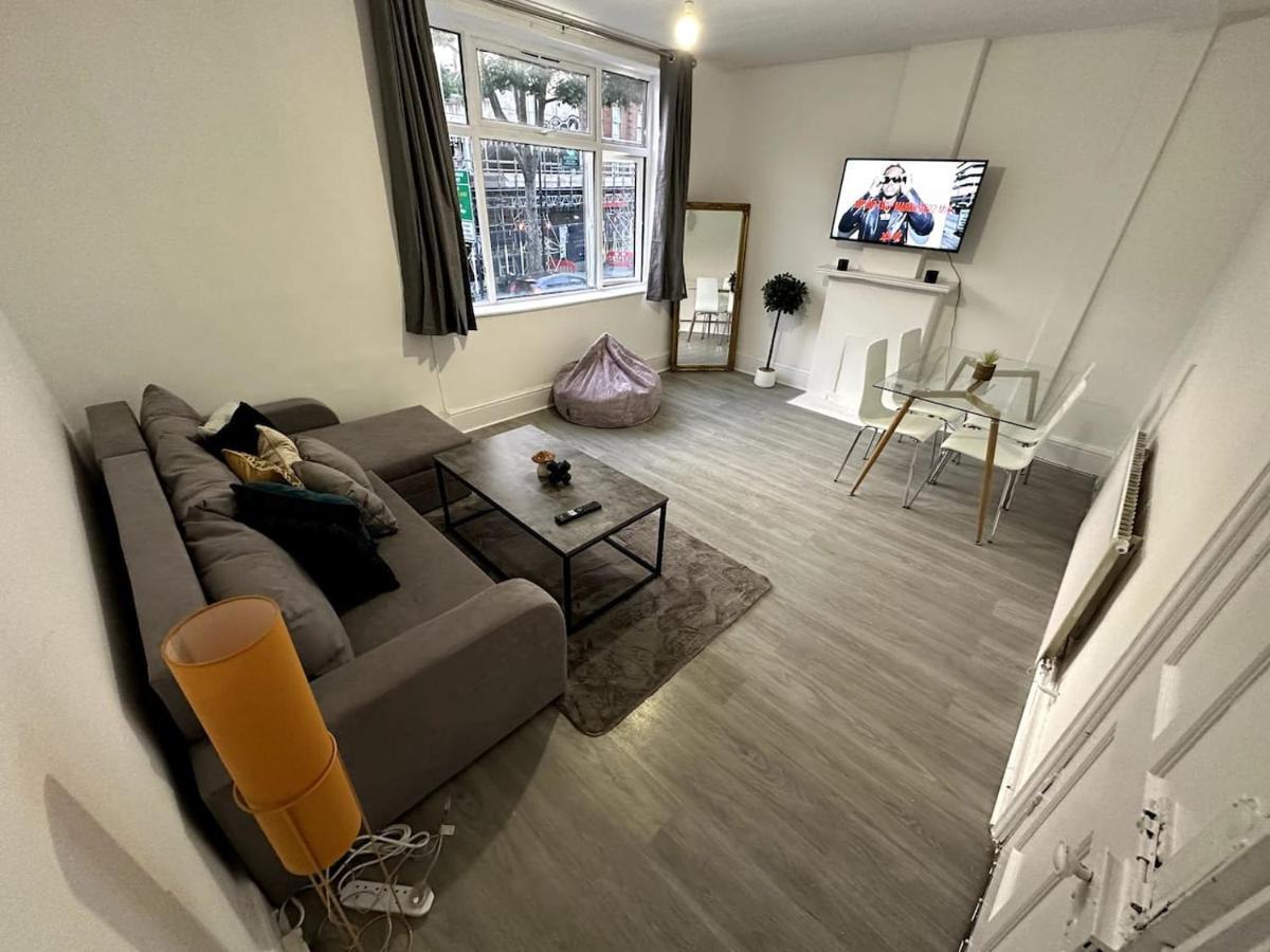 Wonderful 2 Bedroom On Tower Bridge Апартаменты