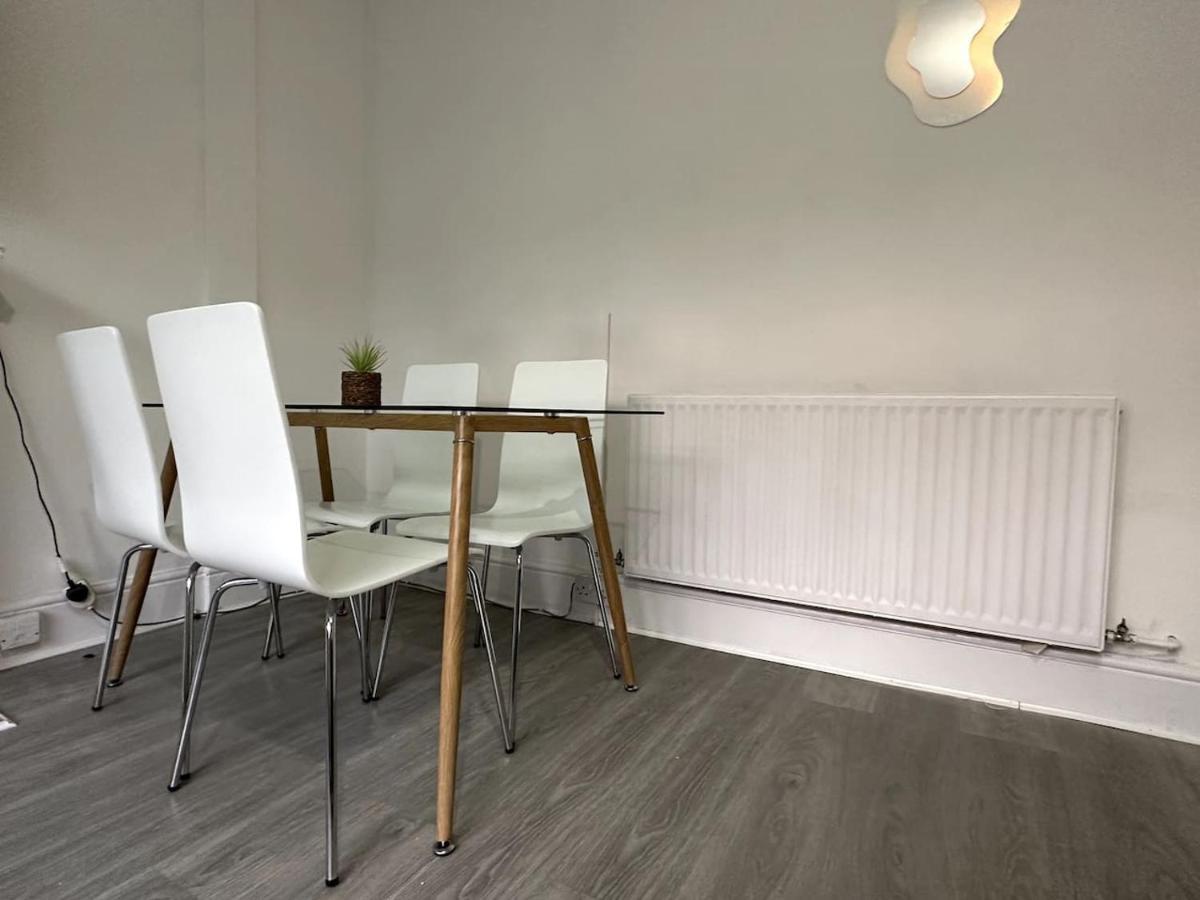 Апартаменты Wonderful 2 Bedroom On Tower Bridge Лондон