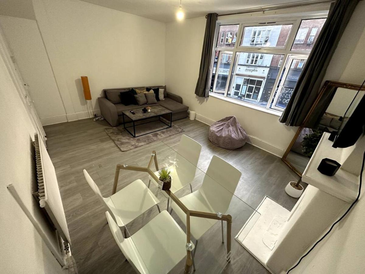 Wonderful 2 Bedroom On Tower Bridge * Лондон