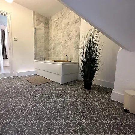 Wonderful 2 Bedroom On Tower Bridge Londres Exterior foto